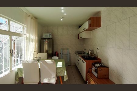 Casa à venda com 182m², 4 quartos e 2 vagasCozinha 