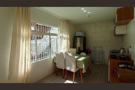 Casa à venda com 182m², 4 quartos e 2 vagasCozinha 