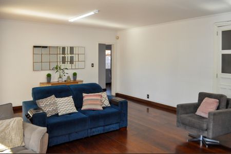Casa à venda com 182m², 4 quartos e 2 vagasSala 