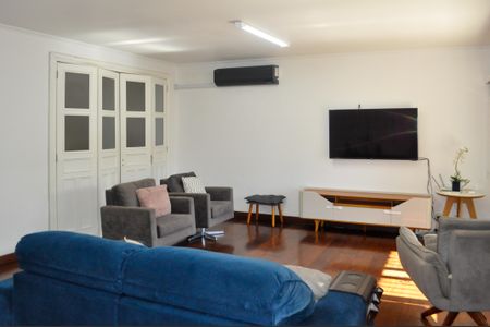 Casa à venda com 182m², 4 quartos e 2 vagasSala 
