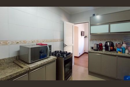 Casa à venda com 182m², 4 quartos e 2 vagasCozinha 