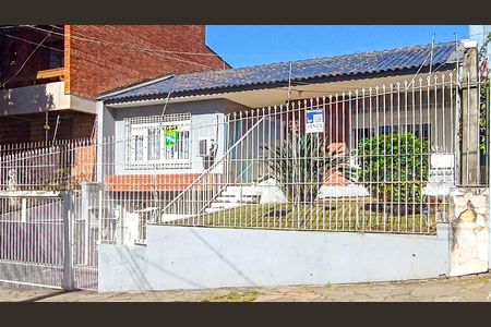 Casa à venda com 182m², 4 quartos e 2 vagasFachada 
