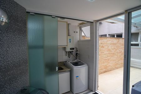 Apartamento à venda com 221m², 5 quartos e 3 vagas Apartamento à venda com 221m², 5 quartos e 3 vagasÁrea de Serviço