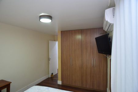 Apartamento à venda com 221m², 5 quartos e 3 vagas Apartamento à venda com 221m², 5 quartos e 3 vagasQuarto 2