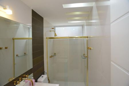 Apartamento à venda com 221m², 5 quartos e 3 vagas Apartamento à venda com 221m², 5 quartos e 3 vagasBanheiro Social