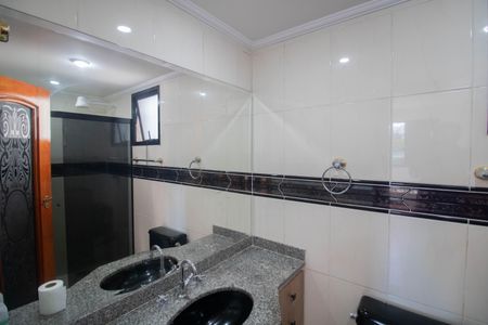 Apartamento para alugar com 98m², 3 quartos e 2 vagas Apartamento para alugar com 98m², 3 quartos e 2 vagasBANHEIRO DA SUÍTE