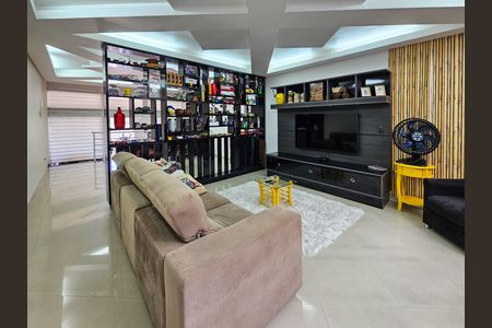 Casa à venda com 347m², 3 quartos e 6 vagas Casa à venda com 347m², 3 quartos e 6 vagasSala