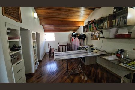 Casa à venda com 347m², 3 quartos e 6 vagas Casa à venda com 347m², 3 quartos e 6 vagasOutros