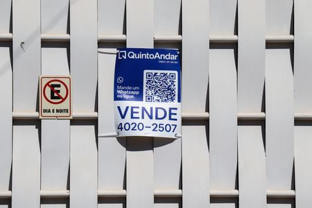 Casa à venda com 347m², 3 quartos e 6 vagas Casa à venda com 347m², 3 quartos e 6 vagasFachada