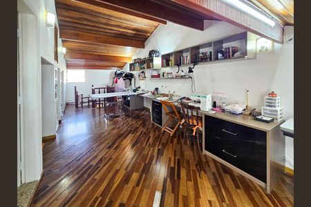 Casa à venda com 347m², 3 quartos e 6 vagas Casa à venda com 347m², 3 quartos e 6 vagasOutros