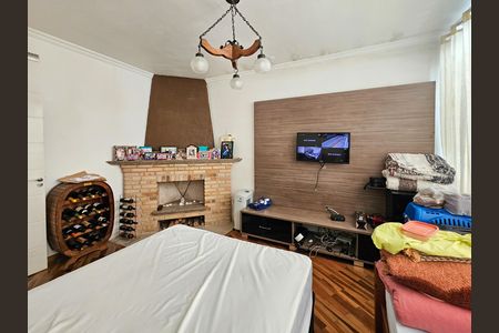 Casa à venda com 347m², 3 quartos e 6 vagas Casa à venda com 347m², 3 quartos e 6 vagasSala de TV