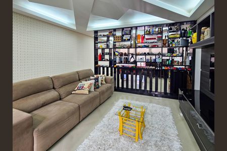 Casa à venda com 347m², 3 quartos e 6 vagas Casa à venda com 347m², 3 quartos e 6 vagasSala