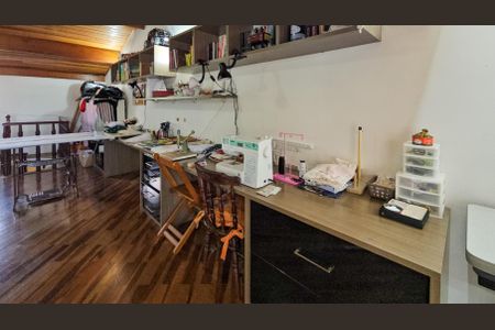 Casa à venda com 347m², 3 quartos e 6 vagas Casa à venda com 347m², 3 quartos e 6 vagasOutros