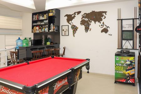 Casa à venda com 347m², 3 quartos e 6 vagas Casa à venda com 347m², 3 quartos e 6 vagasSala