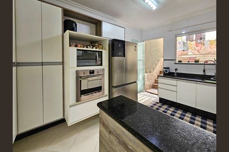 Casa à venda com 347m², 3 quartos e 6 vagas Casa à venda com 347m², 3 quartos e 6 vagasCozinha