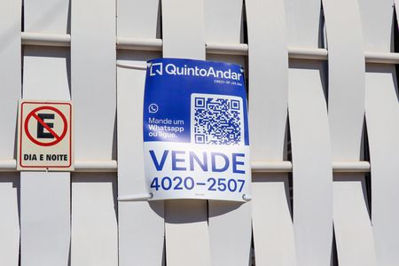 Casa à venda com 347m², 3 quartos e 6 vagas Casa à venda com 347m², 3 quartos e 6 vagasFachada