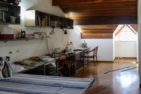 Casa à venda com 347m², 3 quartos e 6 vagas Casa à venda com 347m², 3 quartos e 6 vagasOutros