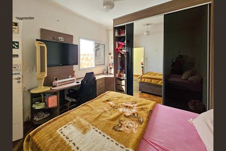 Casa à venda com 347m², 3 quartos e 6 vagas Casa à venda com 347m², 3 quartos e 6 vagasSuíte 2