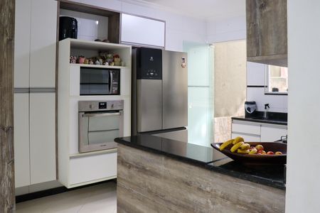 Casa à venda com 347m², 3 quartos e 6 vagas Casa à venda com 347m², 3 quartos e 6 vagasCozinha