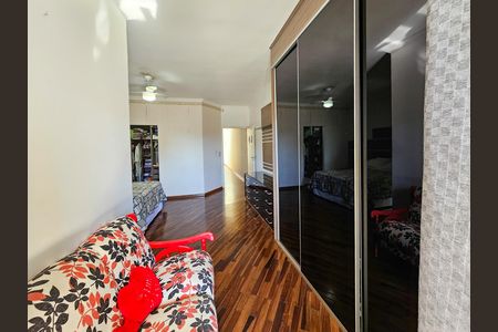 Casa à venda com 347m², 3 quartos e 6 vagas Casa à venda com 347m², 3 quartos e 6 vagasSuíte 1