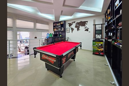Casa à venda com 347m², 3 quartos e 6 vagas Casa à venda com 347m², 3 quartos e 6 vagasSala