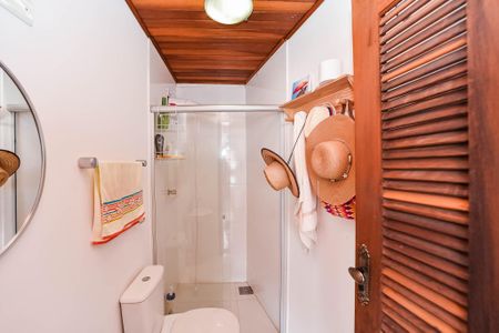 Casa para alugar com 480m², 4 quartos e 4 vagasBanheiro Social