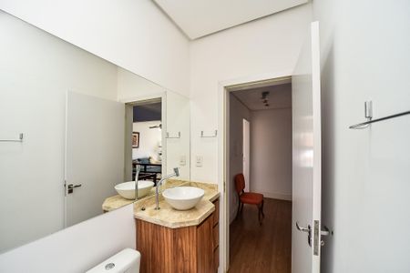 Casa para alugar com 480m², 4 quartos e 4 vagasBanheiro Social superior