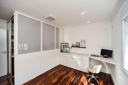 Casa para alugar com 480m², 4 quartos e 4 vagasSuíte 3