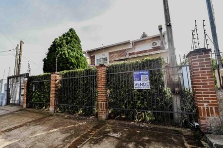 Casa para alugar com 480m², 4 quartos e 4 vagasFachada
