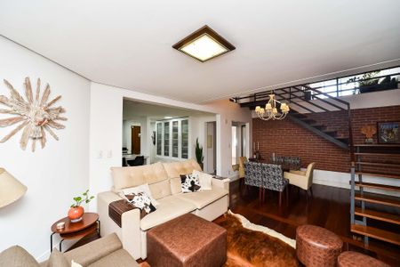 Casa para alugar com 480m², 4 quartos e 4 vagasSala