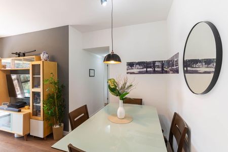 Apartamento à venda com 71m², 2 quartos e 1 vagaSala