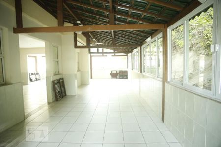 Apartamento à venda com 71m², 2 quartos e 1 vagaÁrea de Serviço