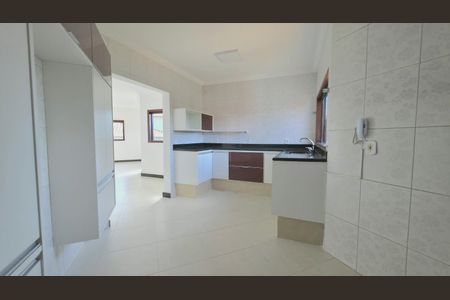 Casa para alugar com 240m², 3 quartos e 2 vagasCozinha - Armários