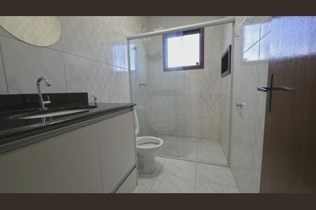 Casa para alugar com 240m², 3 quartos e 2 vagasBanheiro social 