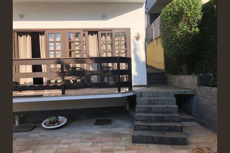 Casa de condomínio à venda com 413m², 3 quartos e 3 vagasVaranda