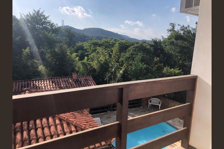 Casa de condomínio à venda com 413m², 3 quartos e 3 vagasVista