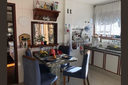 Casa de condomínio à venda com 413m², 3 quartos e 3 vagasCozinha