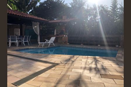 Casa de condomínio à venda com 413m², 3 quartos e 3 vagasPiscina
