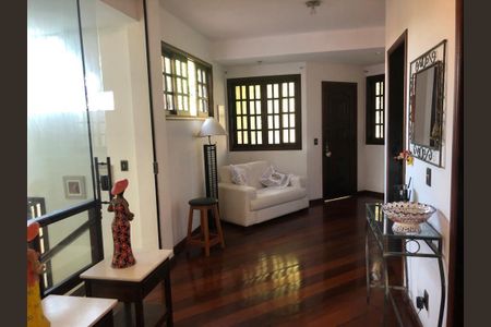 Casa de condomínio à venda com 413m², 3 quartos e 3 vagasQuarto