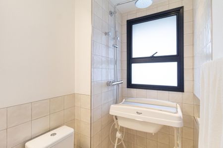 Apartamento para alugar com 110m², 3 quartos e 4 vagas Apartamento para alugar com 110m², 3 quartos e 4 vagasBanheiro da Suíte 1