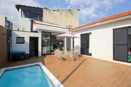 Casa à venda com 126m², 3 quartos e 3 vagas Casa à venda com 126m², 3 quartos e 3 vagasPiscina