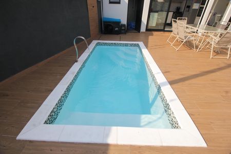 Casa à venda com 126m², 3 quartos e 3 vagas Casa à venda com 126m², 3 quartos e 3 vagasPiscina