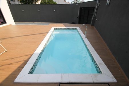 Casa à venda com 126m², 3 quartos e 3 vagas Casa à venda com 126m², 3 quartos e 3 vagasPiscina
