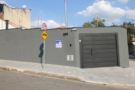 Casa à venda com 126m², 3 quartos e 3 vagas Casa à venda com 126m², 3 quartos e 3 vagasPlaca instalada em 17/04/2026 com o código UKLP-106