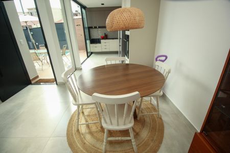 Casa à venda com 126m², 3 quartos e 3 vagas Casa à venda com 126m², 3 quartos e 3 vagasSala de Jantar