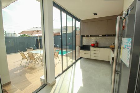 Casa à venda com 126m², 3 quartos e 3 vagas Casa à venda com 126m², 3 quartos e 3 vagasCozinha