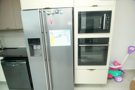 Casa à venda com 126m², 3 quartos e 3 vagas Casa à venda com 126m², 3 quartos e 3 vagasCozinha