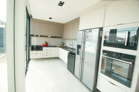 Casa à venda com 126m², 3 quartos e 3 vagas Casa à venda com 126m², 3 quartos e 3 vagasCozinha