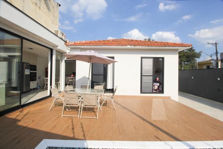 Casa à venda com 126m², 3 quartos e 3 vagas Casa à venda com 126m², 3 quartos e 3 vagasPiscina
