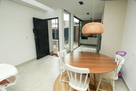 Casa à venda com 126m², 3 quartos e 3 vagas Casa à venda com 126m², 3 quartos e 3 vagasSala de Jantar